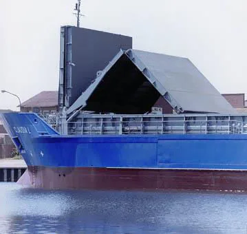Folding hatch cover panels hinged in pairs actuated by hydraulic cylinders