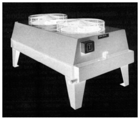 Air-cooled condenser with finned tubes and fan