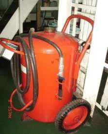Wheeled mechanical foam trolley extinguisher